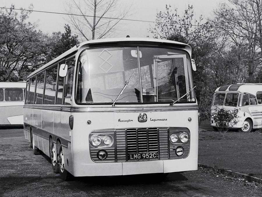  Bedford VAL14 Harrington Legionnaire (C52F) 1963 года  (фото 6 из 6)